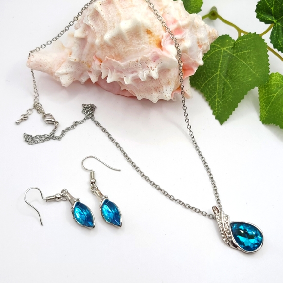 Blue topaz necklace Sterling - Picture 1 of 5